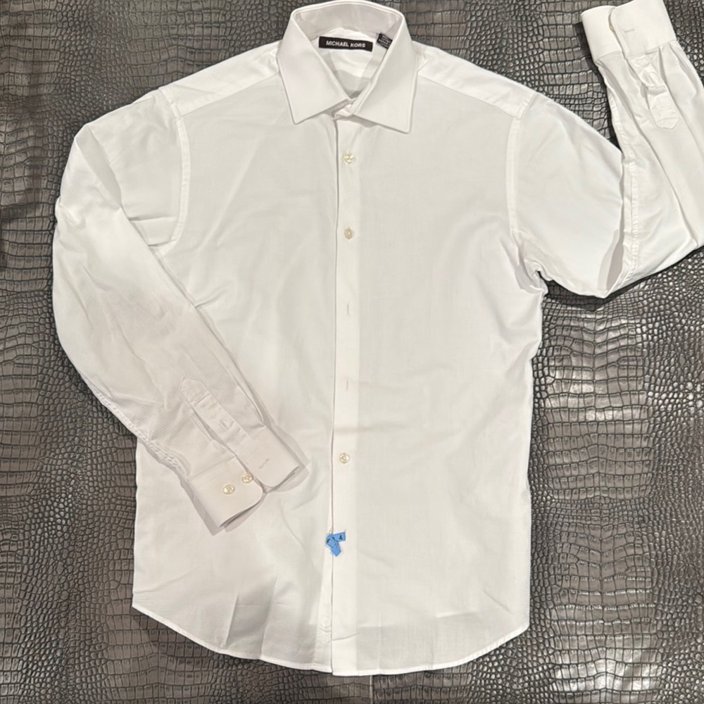 Michael Kors White Dress Shirt with Slim Fit and Pointed Collar